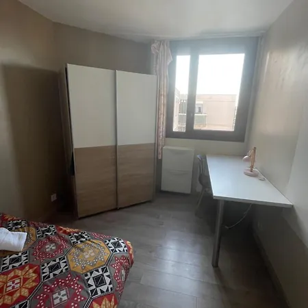 5 Proche De Toute Commodite *