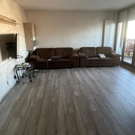 5 Proche De Toute Commodite Daire *